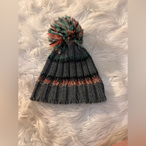 Empyre gray multicolor beanie with Pom Pom size: OS - Picture 3 of 3